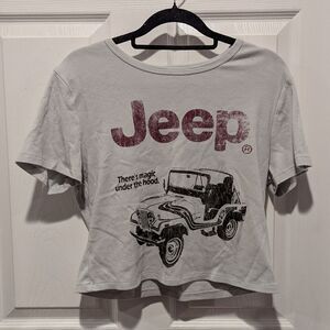 Jeep Size XL Crop "There's Magic Under The Hood" Tee - Light Gray